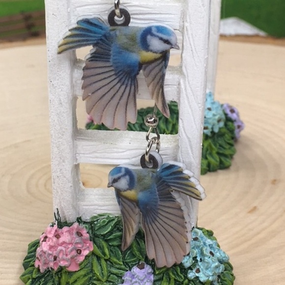 Bird Acrylic Earrings - Picture 2 of 8